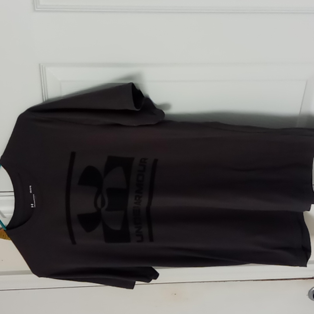 under armor Tshirt